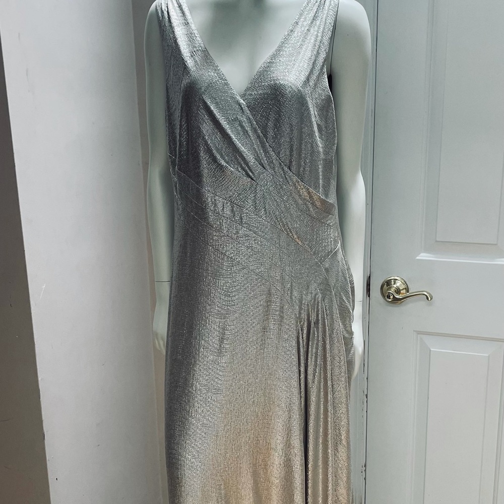 🎉Ralph Lauren Stunning lined slinky maxi dress